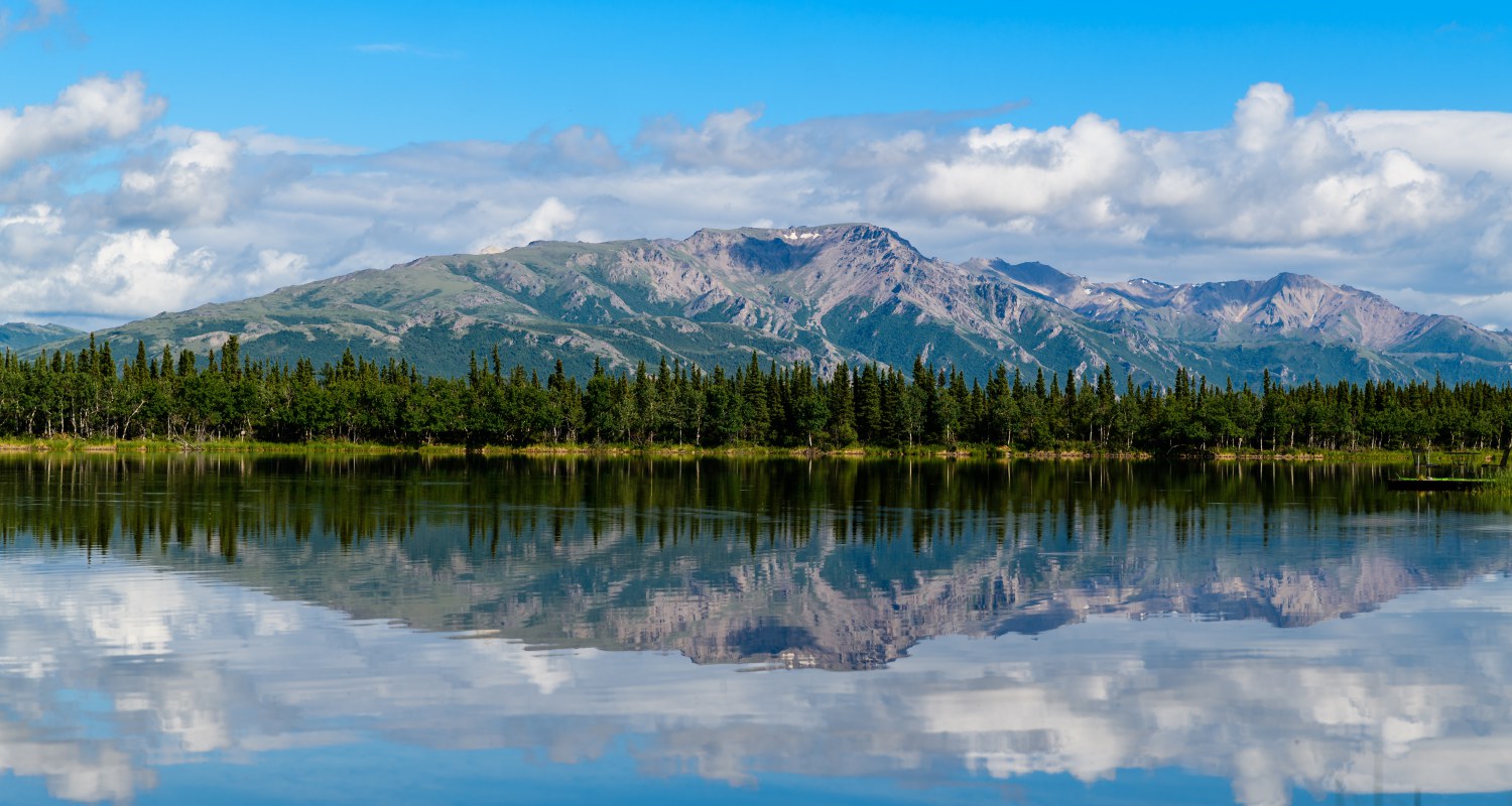 Mer calme et grand soleil sont les conditions générales de l'été en Alaska